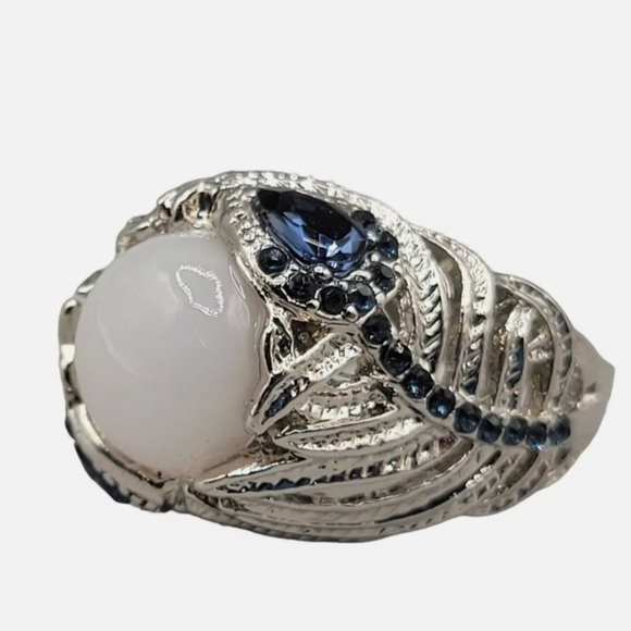 White Lucite Blue Rhinestone Statement Ring Silver Tone Setting Size 9 - Picture 3 of 12